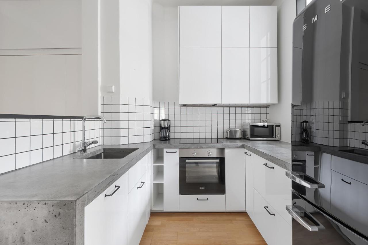 Wehost Fabulous 2Br In Prestigious Punavuori @Iso Roobertinkatu 26 Helsinki Exterior photo